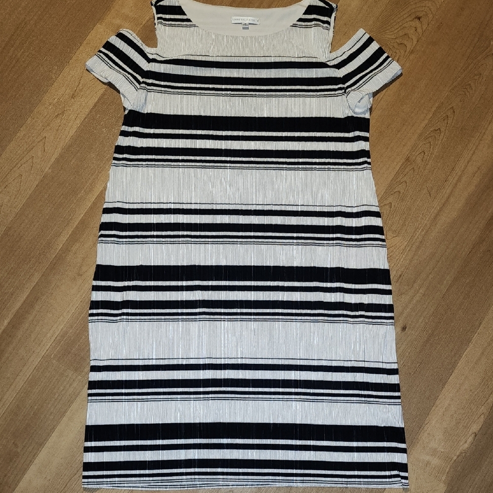 Sandra Darren Black and White Cold Shoulder Sheath Dress